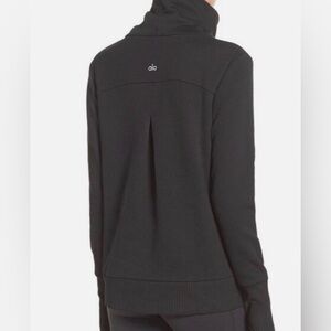 Alo Yoga Haze Funnel Neck Sweatshirt in black